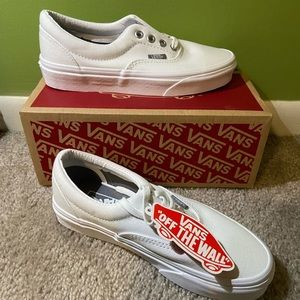 *NEW* Women’s White Vans